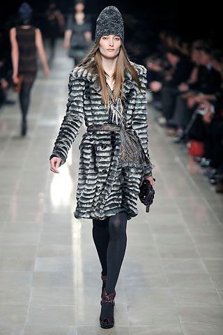 Burberry F/W 08 Look 241
