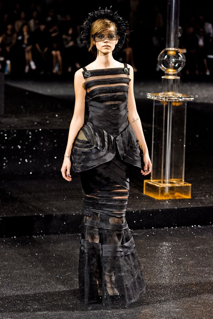 Chanel F/W 11 Couture Look 403