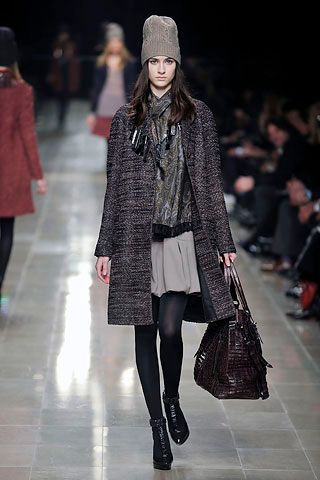 Burberry F/W 08 Look 143