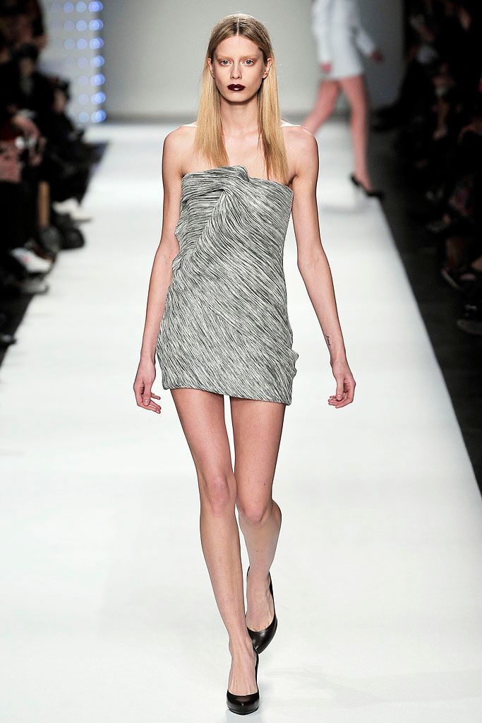 Chalayan F/W 09 Look 60