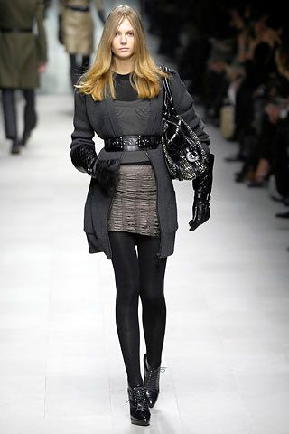 Burberry F/W 07 Look 49