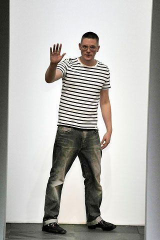 Daks by Giles Deacon F/W 08 Look 38