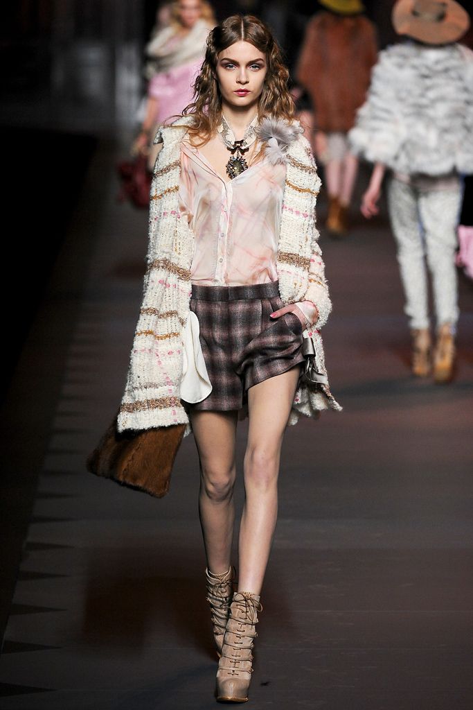 Christian Dior F/W 11 Look 107