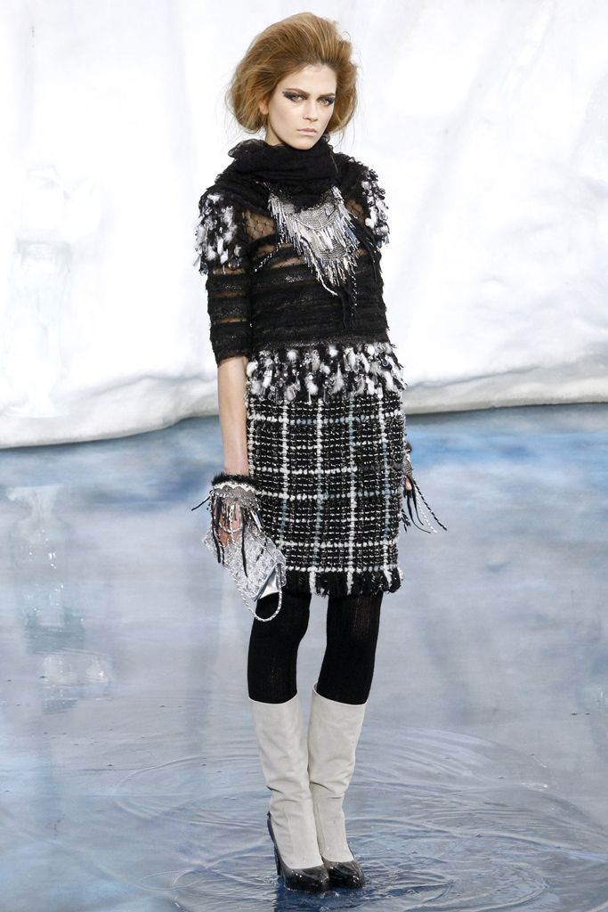 Chanel F/W 10 Look 240