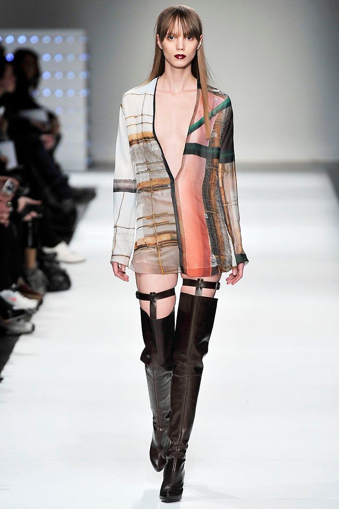Chalayan F/W 09 Look 243