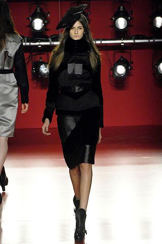 Daks by Giles Deacon F/W 07 Look 7