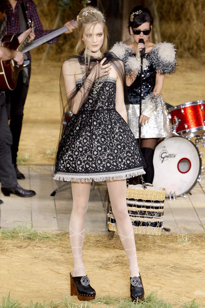 Chanel S/S 10 Look 351