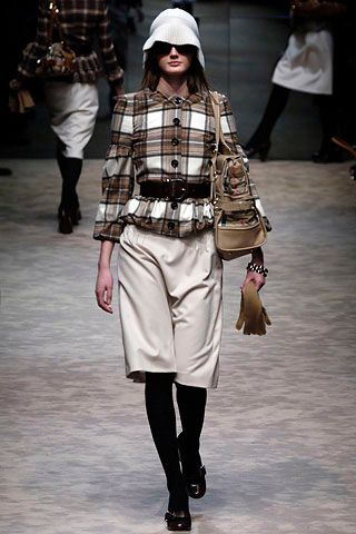 Burberry F/W 06 Look 21