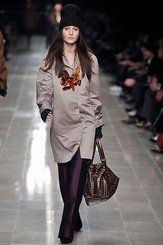 Burberry F/W 08 Look 11