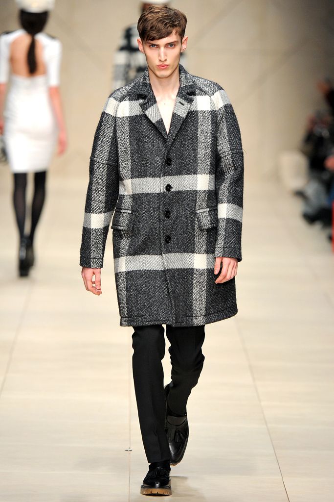 Burberry F/W 11 Look 250