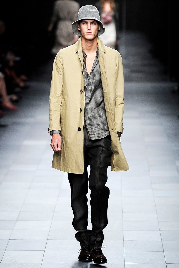 Burberry S/S 09 Look 138