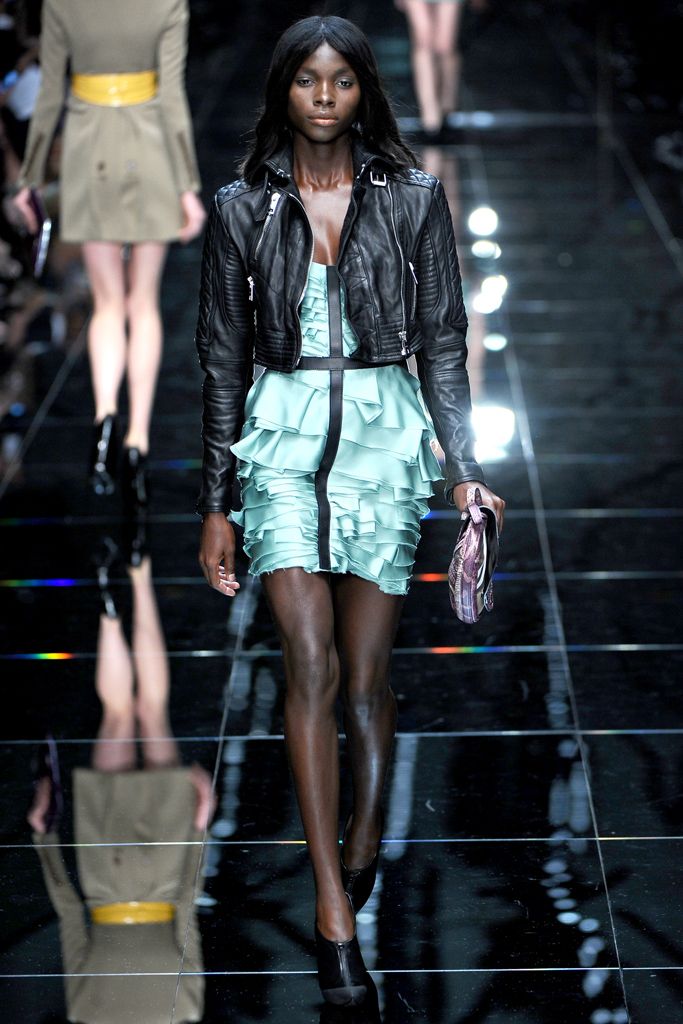 Burberry S/S 11 Look 69