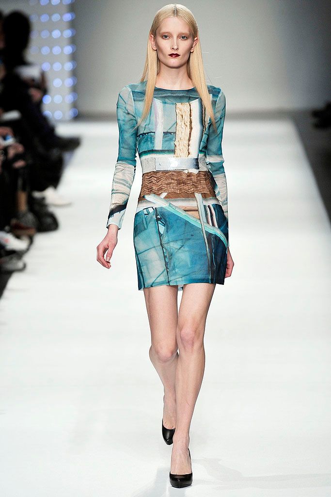 Chalayan F/W 09 Look 257