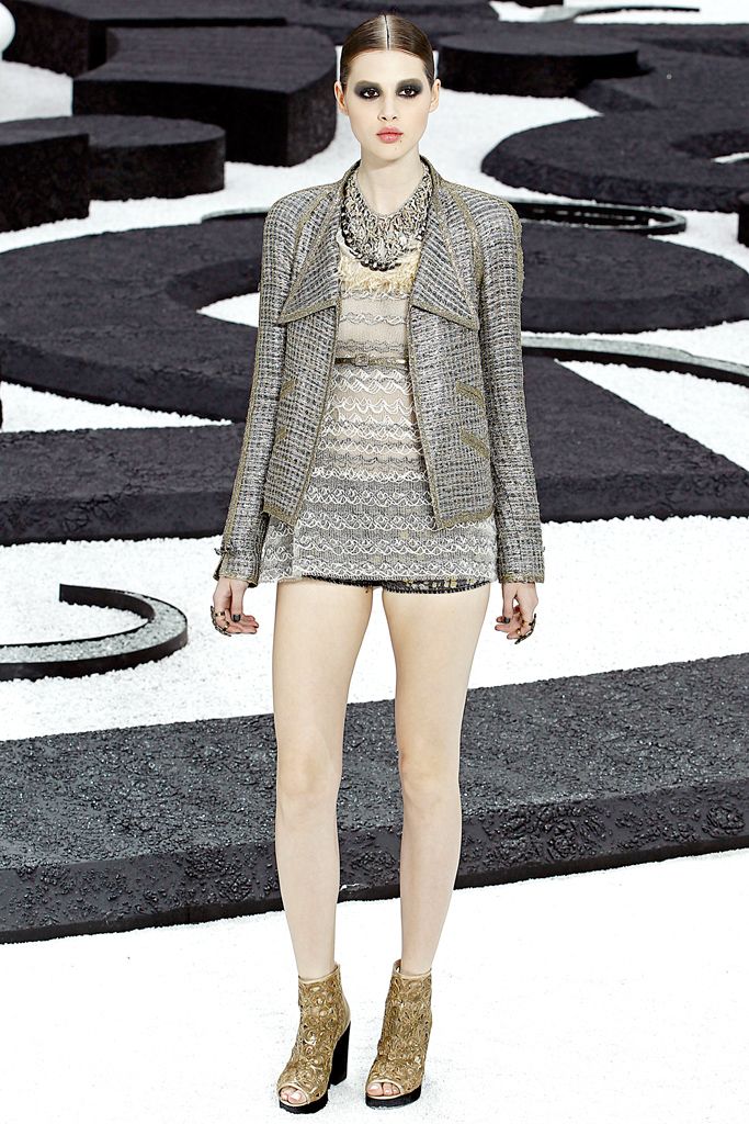 Chanel S/S 11 Look 135