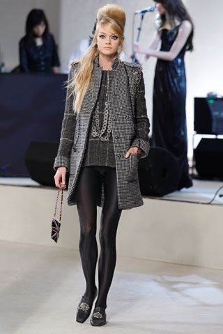 Chanel F/W 08 Look 26
