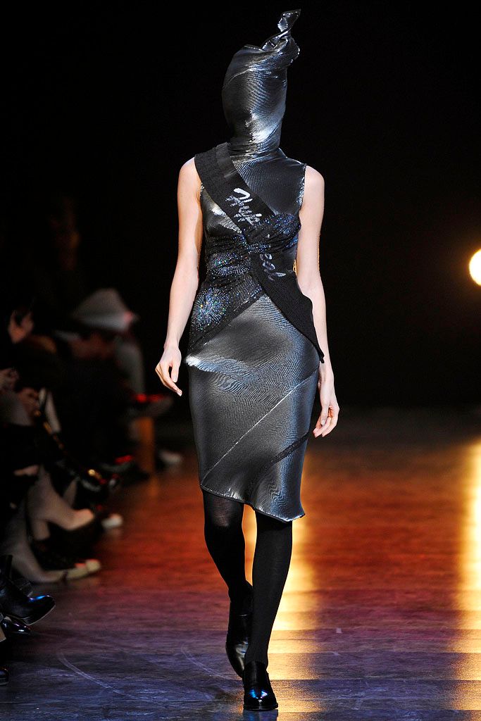 Chalayan F/W 10 Look 81