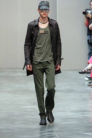 Costume National S/S 05 Menswear Look 15