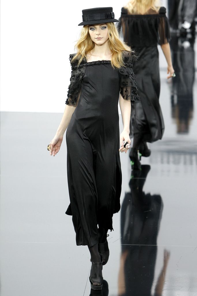 Chanel F/W 09 Look 323