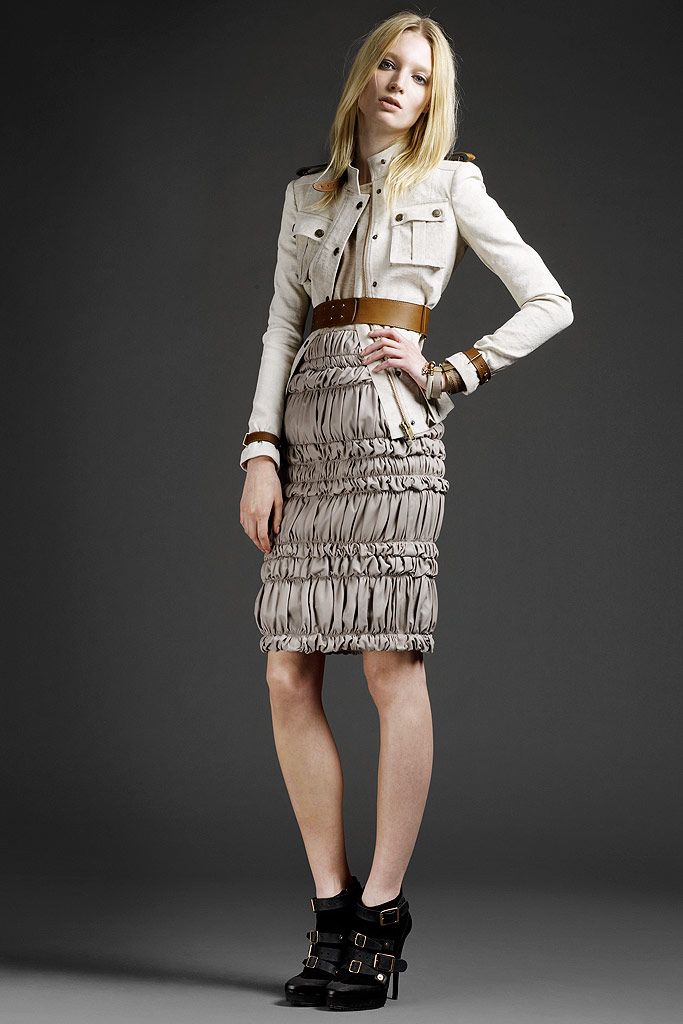 Burberry Resort 11 Look 31