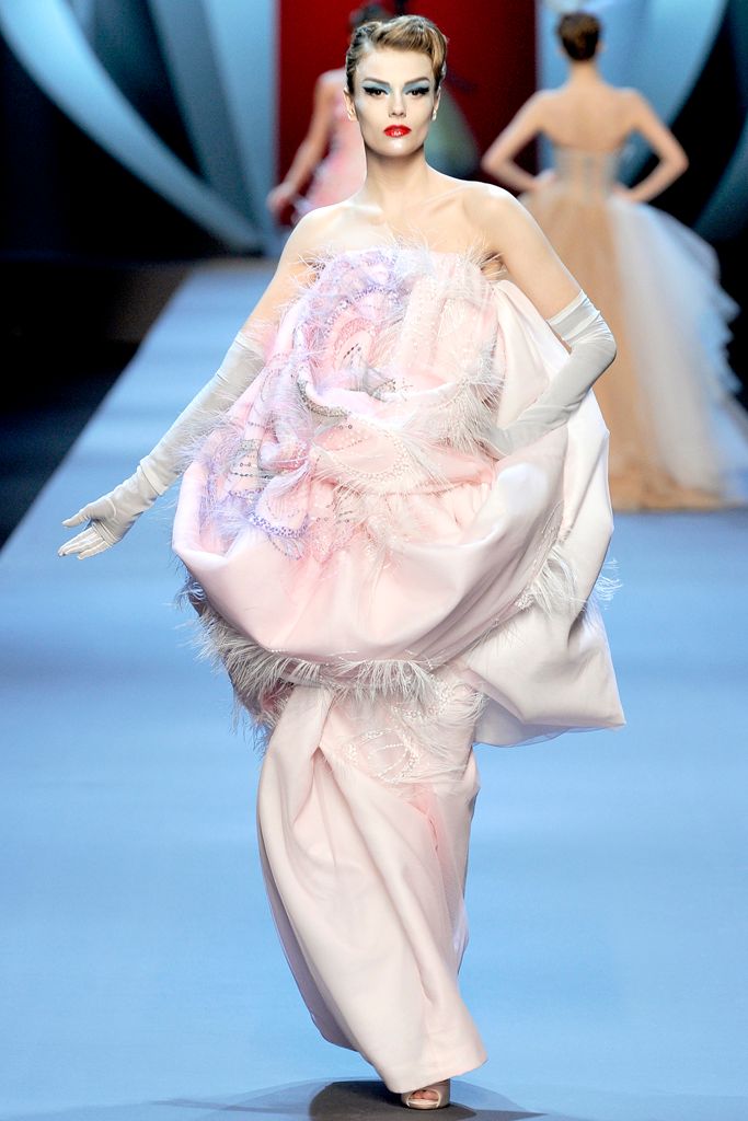 Christian Dior S/S 11 Couture Look 118