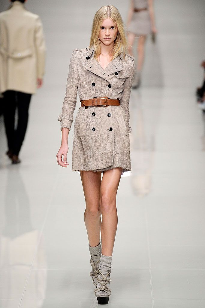 Burberry S/S 10 Look 85