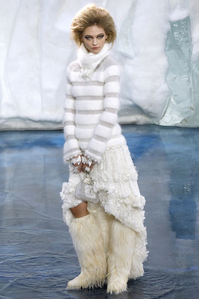 Chanel F/W 10 Look 489