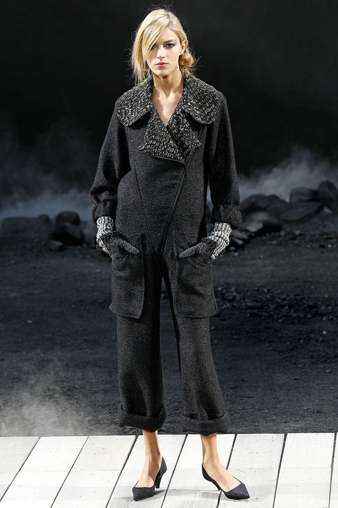 Chanel F/W 11 Look 444
