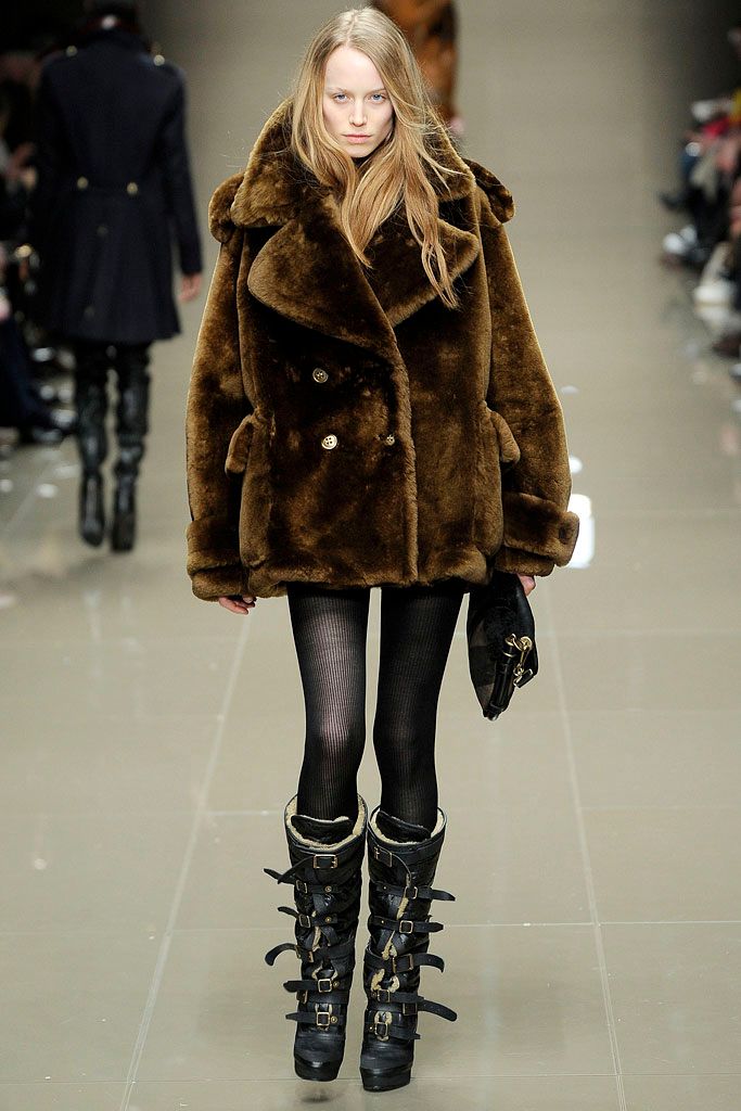 Burberry F/W 10 Look 127