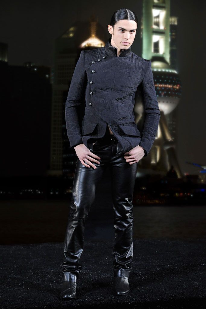 Chanel F/W 10 Look 325