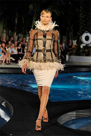 Chanel Resort 09 Look 381
