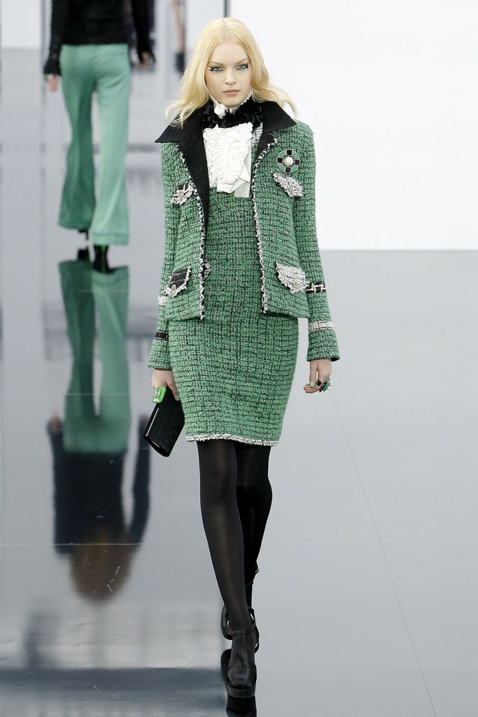 Chanel F/W 09 Look 125