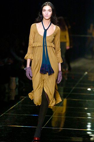 Burberry F/W 05 Look 137
