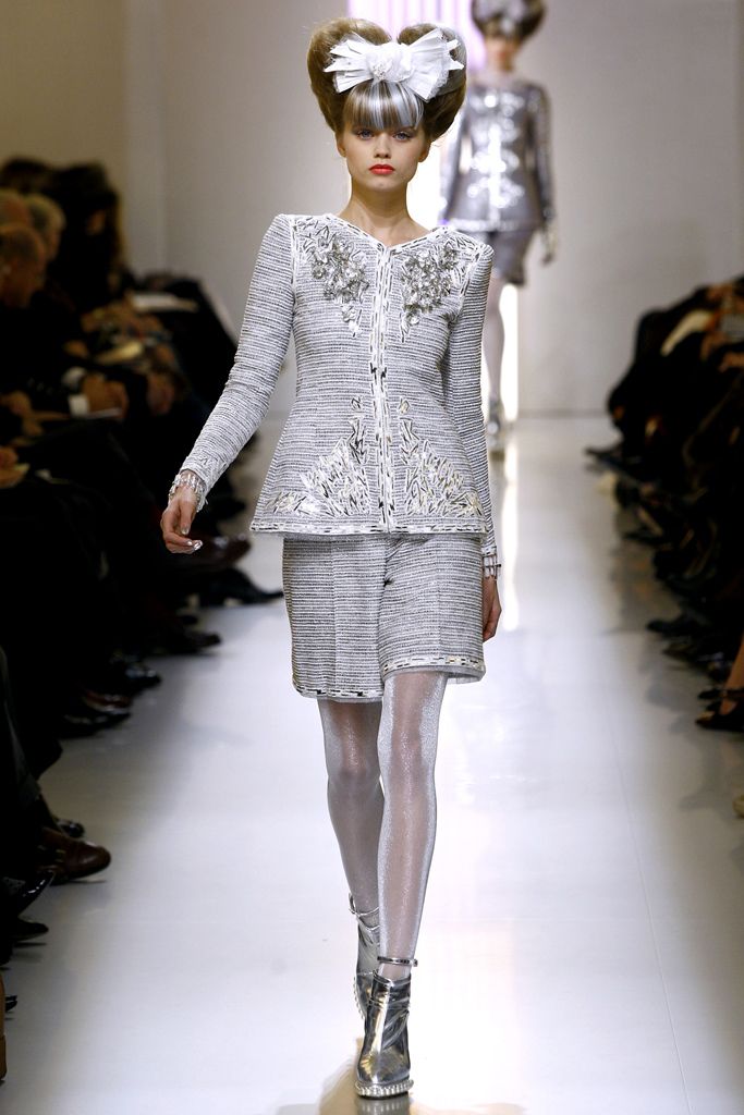 Chanel S/S 10 Couture Look 107