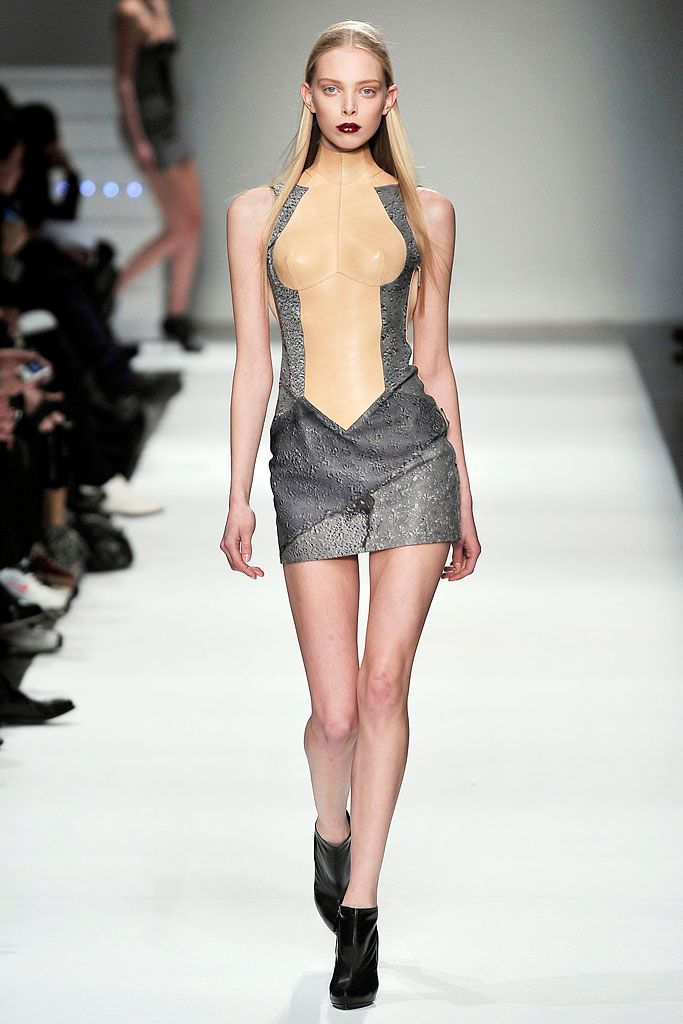 Chalayan F/W 09 Look 300
