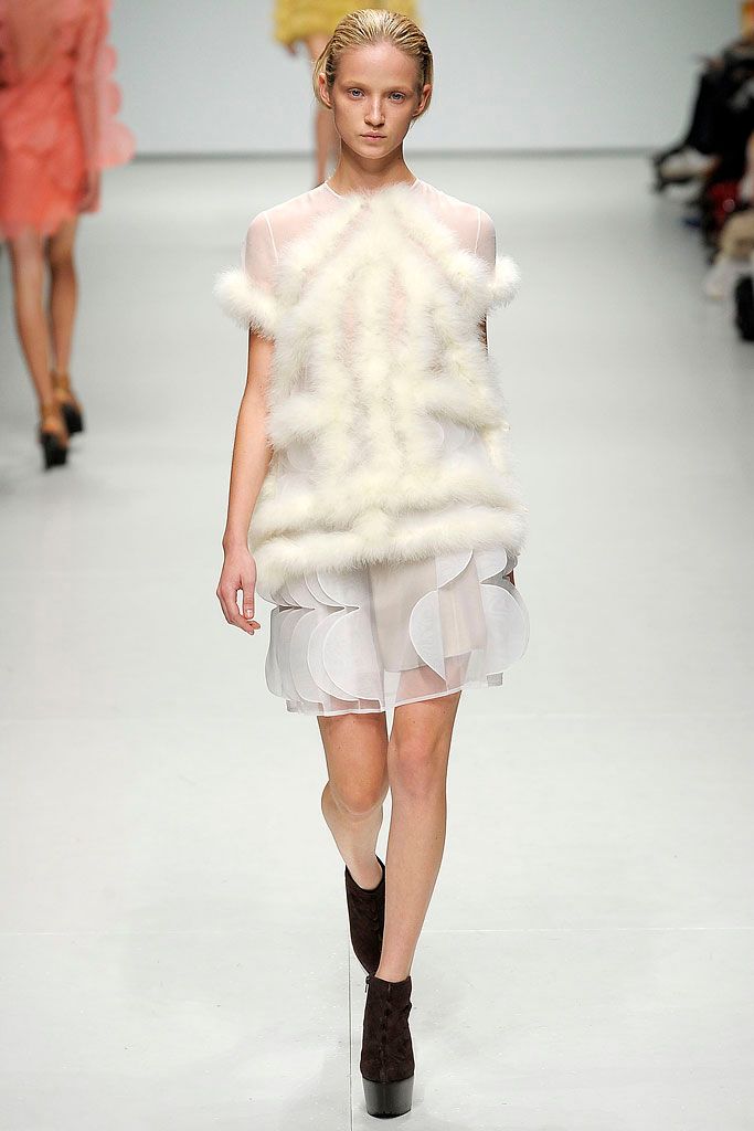 Christopher Kane S/S 09 Look 182