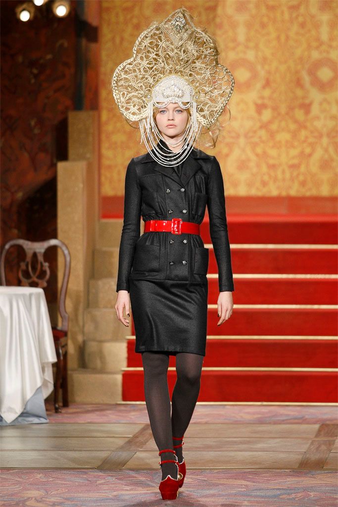 Chanel F/W 09 Look 2