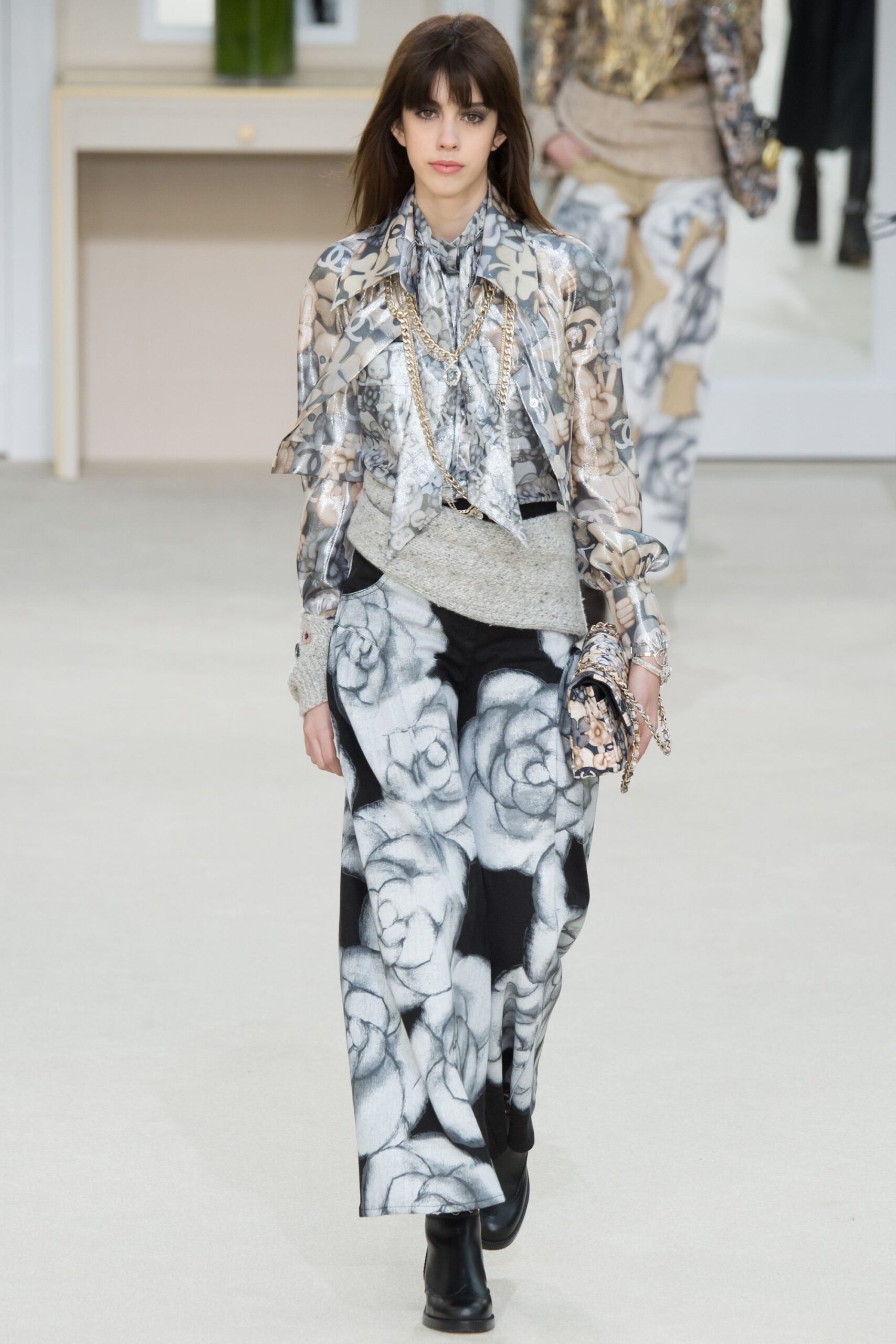 Chanel F/W 16 Look 527