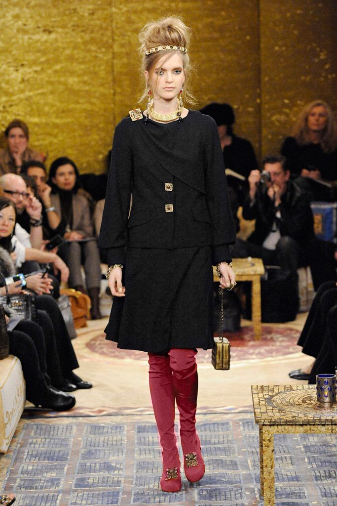 Chanel F/W 11 Look 80