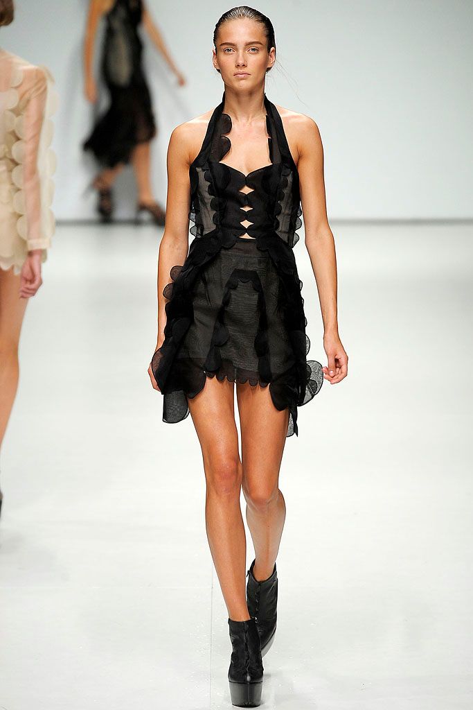 Christopher Kane S/S 09 Look 64