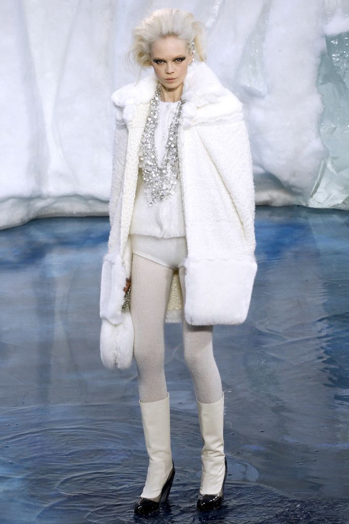 Chanel F/W 10 Look 461