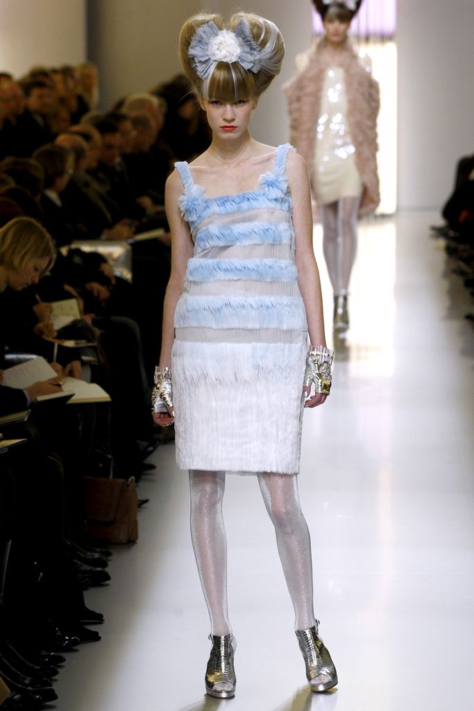 Chanel S/S 10 Couture Look 201