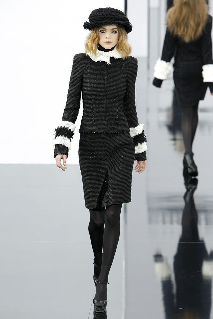 Chanel F/W 09 Look 46