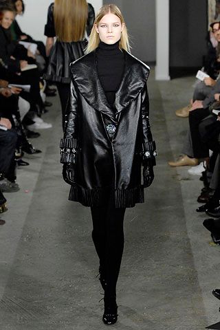 Christopher Kane F/W 07 Look 22