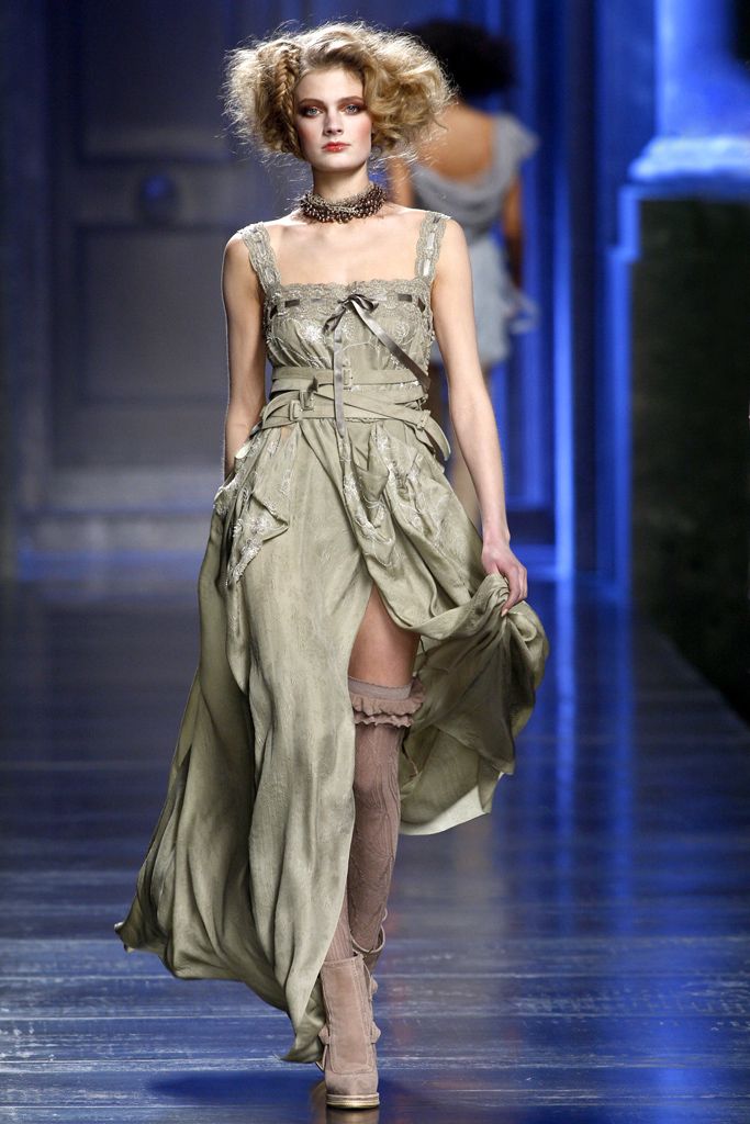 Christian Dior F/W 10 Look 253