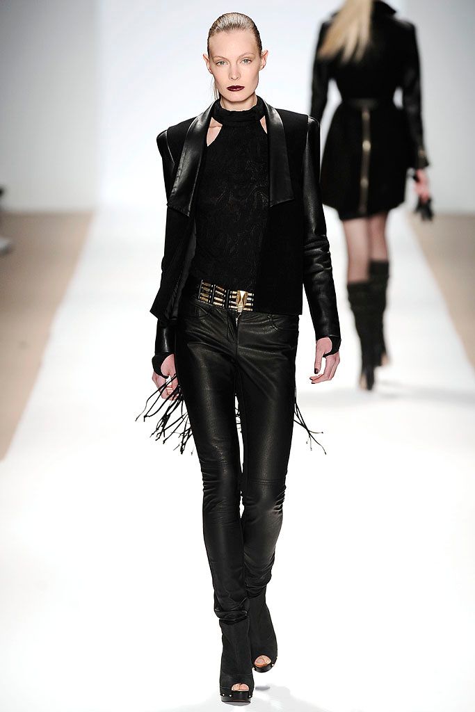 black leather skinny pants