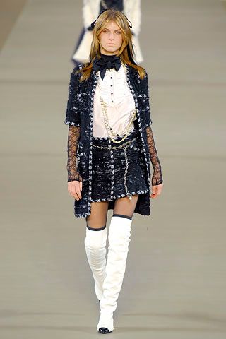 Chanel F/W 06 Look 3