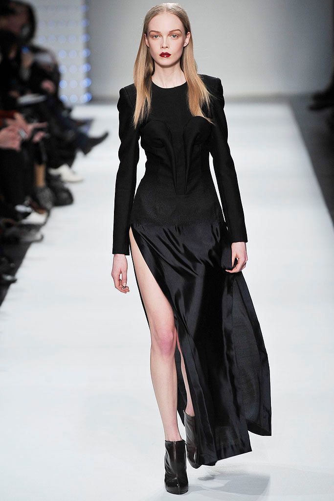 Chalayan F/W 09 Look 164