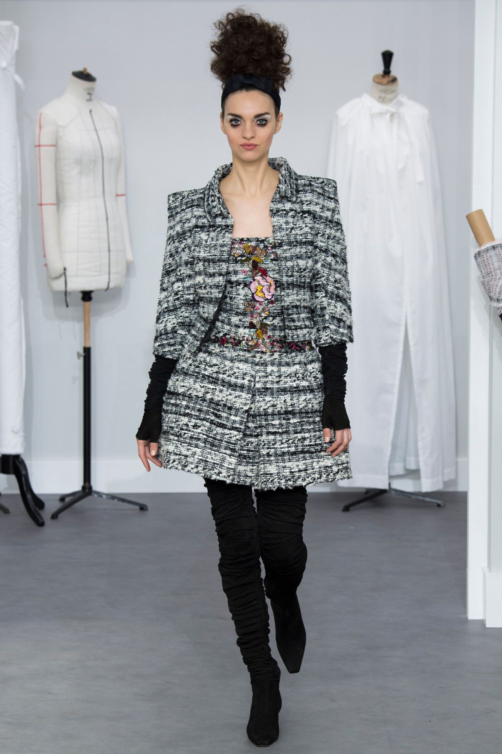 Chanel F/W 16 Couture Look 261