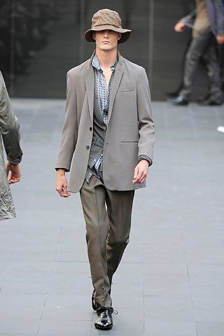 Burberry S/S 09 Menswear Look 109
