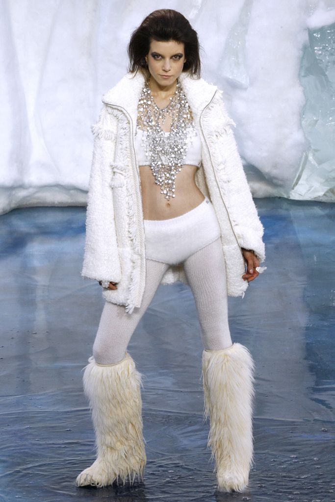 Chanel F/W 10 Look 463